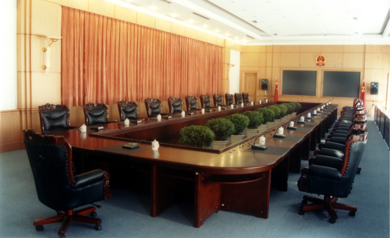 宏发家具 3825会议桌 运输费用：四环内免费运输，安装，抬楼，四环外免费安装，运费抬楼另议